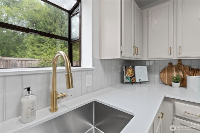 1340 NW Huckle Drive, Bremerton, WA 98311