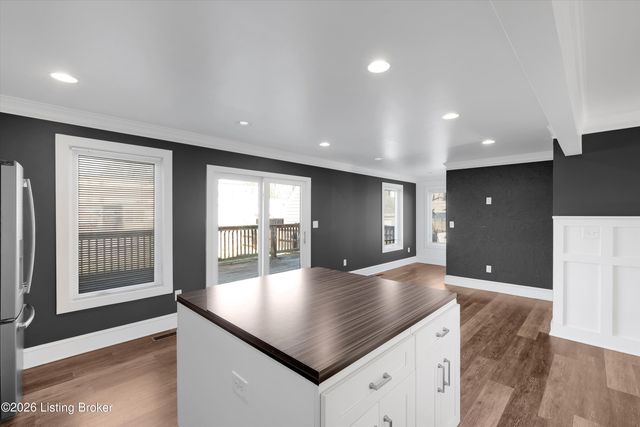 4215 Alton Rd, Louisville, KY 40207