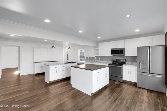 4215 Alton Rd, Louisville, KY 40207