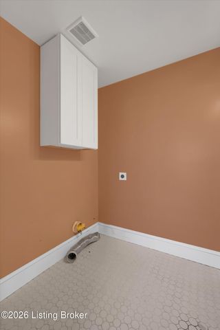 4215 Alton Rd, Louisville, KY 40207