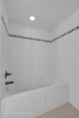 4215 Alton Rd, Louisville, KY 40207