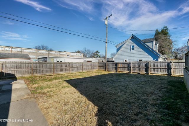 4215 Alton Rd, Louisville, KY 40207