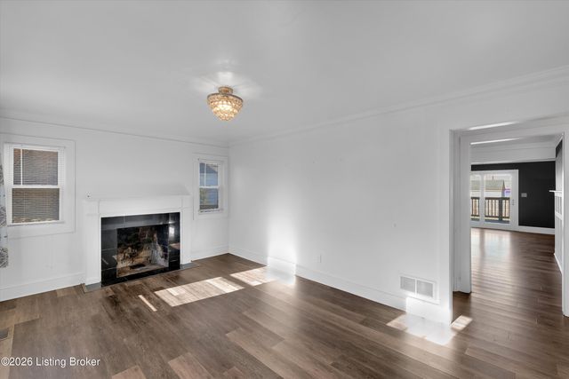 4215 Alton Rd, Louisville, KY 40207