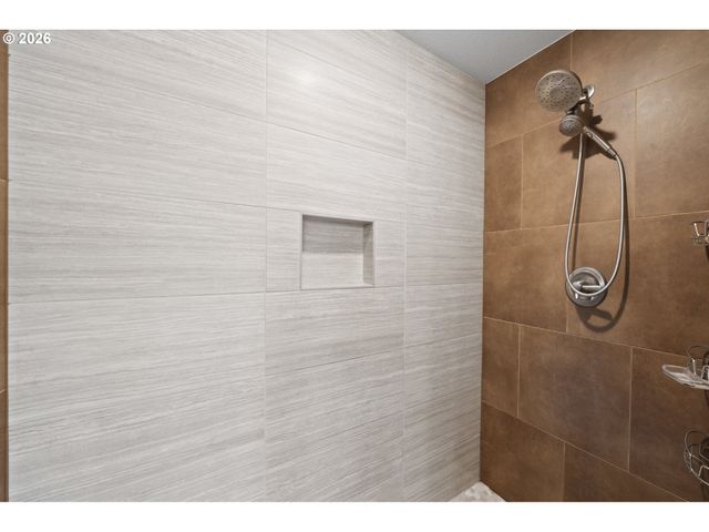 14144 GOODALL Rd, Lake Oswego, OR 97034