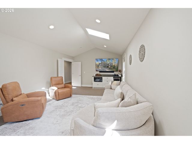 14144 GOODALL Rd, Lake Oswego, OR 97034