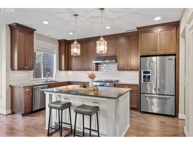 14144 GOODALL Rd, Lake Oswego, OR 97034