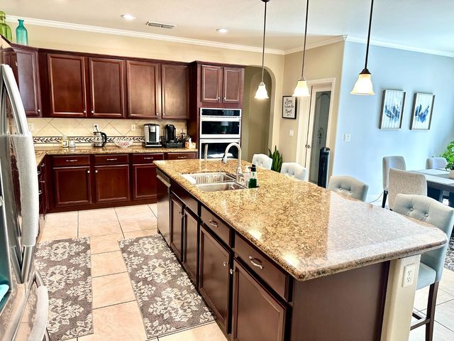 9817 Collie Way, Elk Grove, CA 95757