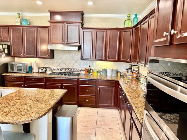 9817 Collie Way, Elk Grove, CA 95757