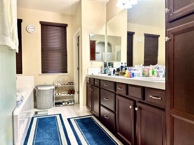 9817 Collie Way, Elk Grove, CA 95757