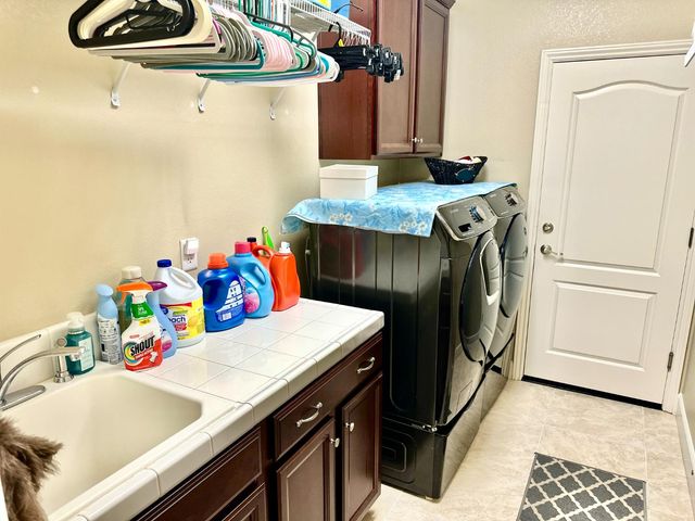 9817 Collie Way, Elk Grove, CA 95757