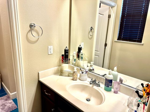 9817 Collie Way, Elk Grove, CA 95757