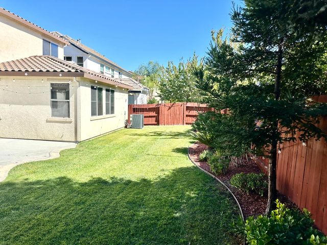 9817 Collie Way, Elk Grove, CA 95757