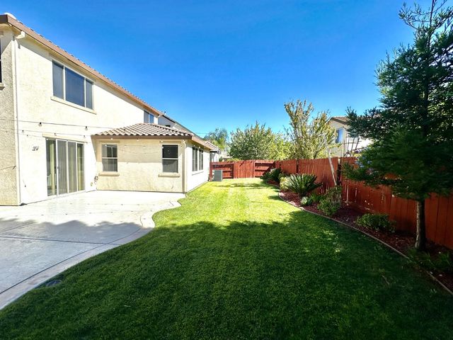 9817 Collie Way, Elk Grove, CA 95757