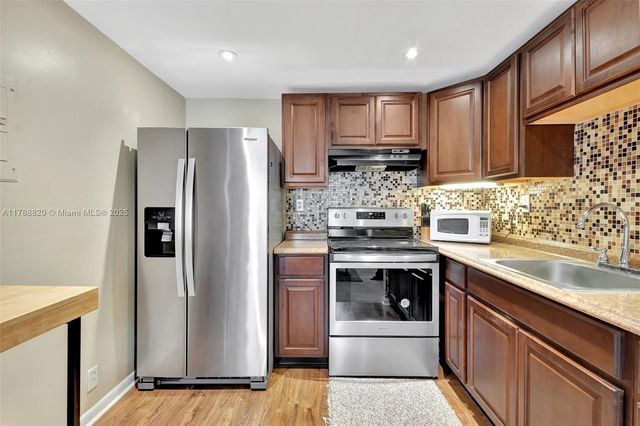 369 Burgundy H 369, Delray Beach, FL 33484