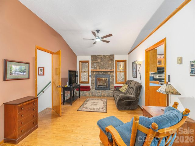 212 Torda Trace, Waynesville, NC 28786