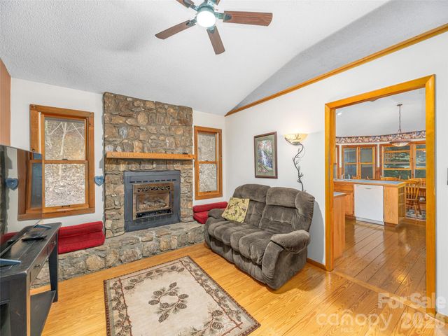 212 Torda Trace, Waynesville, NC 28786