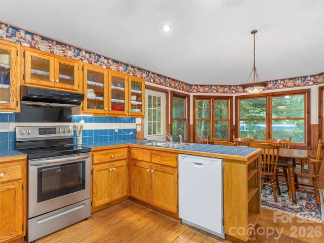 212 Torda Trace, Waynesville, NC 28786