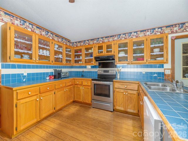 212 Torda Trace, Waynesville, NC 28786