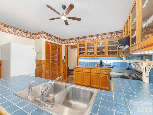 212 Torda Trace, Waynesville, NC 28786