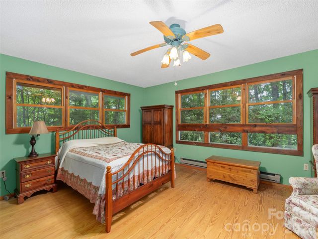 212 Torda Trace, Waynesville, NC 28786
