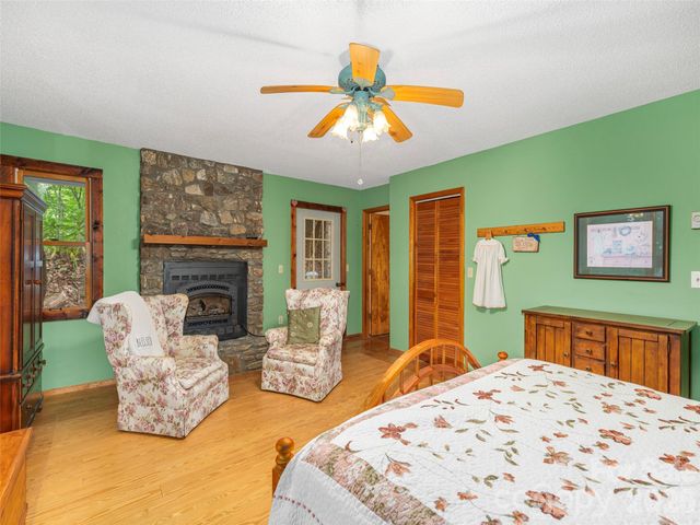 212 Torda Trace, Waynesville, NC 28786