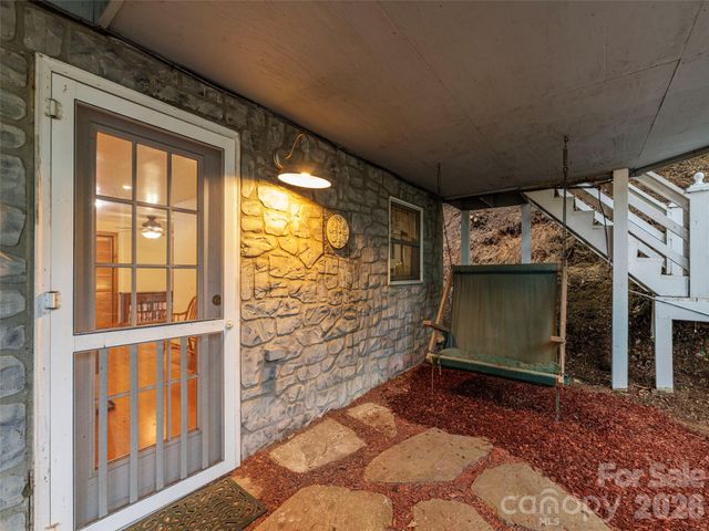 212 Torda Trace, Waynesville, NC 28786