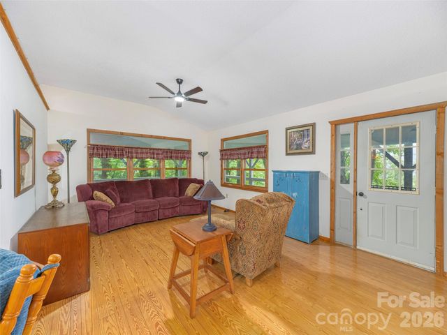 212 Torda Trace, Waynesville, NC 28786