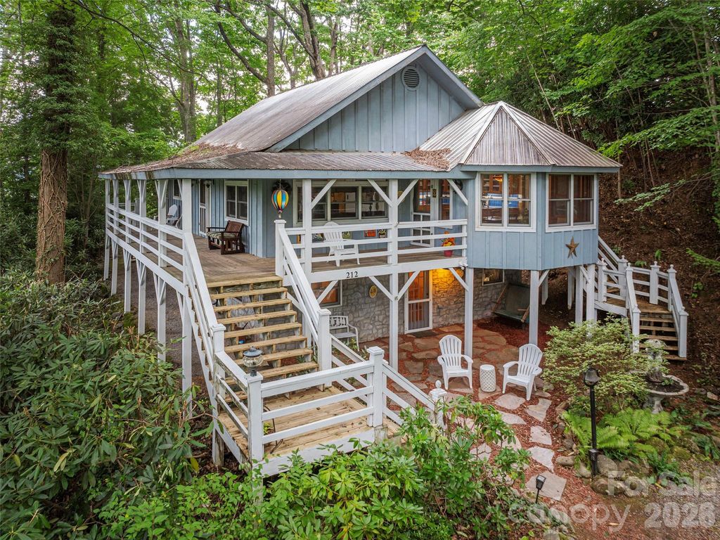 212 Torda Trace, Waynesville, NC 28786