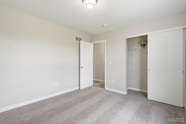 409 Fredricksburg Way, Wright City, MO 63390