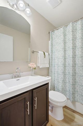 409 Fredricksburg Way, Wright City, MO 63390