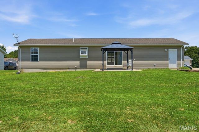 409 Fredricksburg Way, Wright City, MO 63390