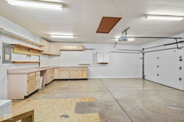 725 Summitcrest Drive, Indianapolis, IN 46241