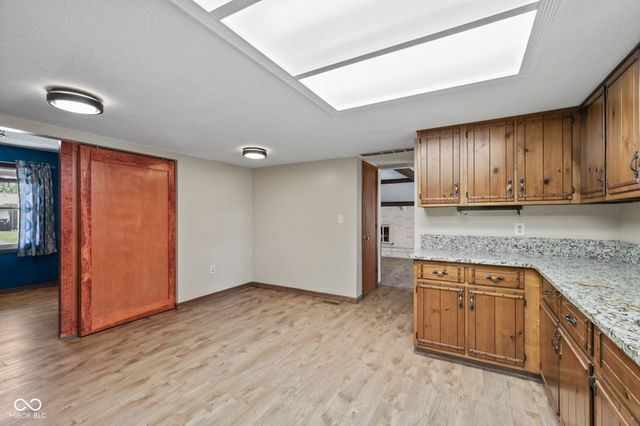 725 Summitcrest Drive, Indianapolis, IN 46241