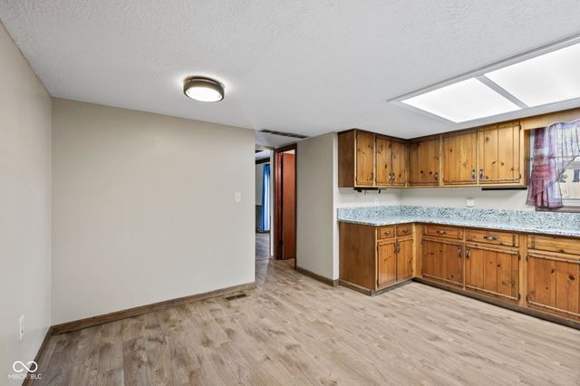 725 Summitcrest Drive, Indianapolis, IN 46241