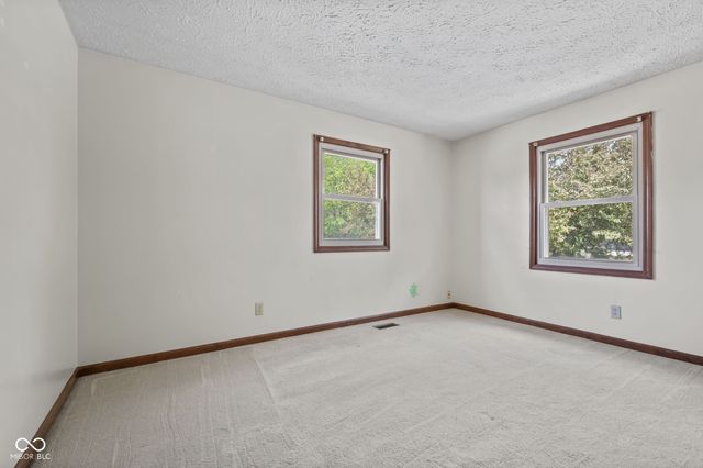 725 Summitcrest Drive, Indianapolis, IN 46241