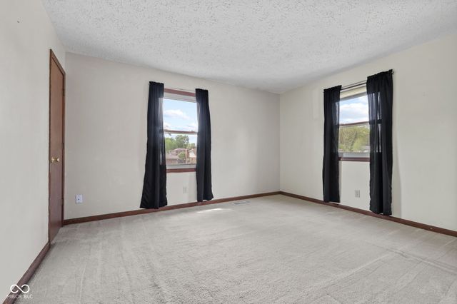 725 Summitcrest Drive, Indianapolis, IN 46241