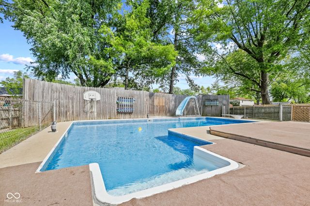 725 Summitcrest Drive, Indianapolis, IN 46241