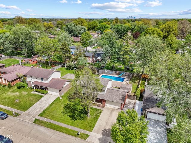 725 Summitcrest Drive, Indianapolis, IN 46241