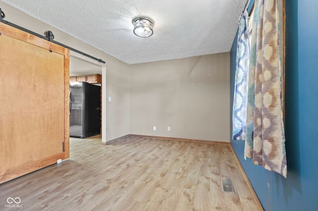 725 Summitcrest Drive, Indianapolis, IN 46241