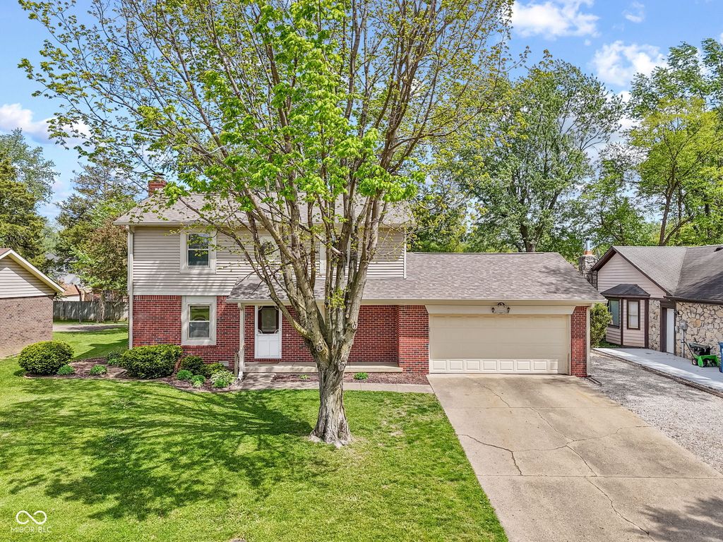 725 Summitcrest Drive, Indianapolis, IN 46241