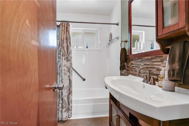 4695 Martin Drive, North Olmsted, OH 44070
