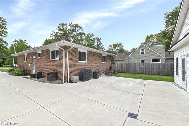 4695 Martin Drive, North Olmsted, OH 44070