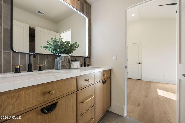 11636 N OAKHURST Way, Scottsdale, AZ 85254