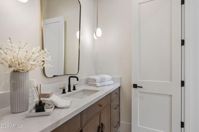 11636 N OAKHURST Way, Scottsdale, AZ 85254