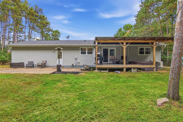 435 S Beach Drive, Altoona, WI 54720
