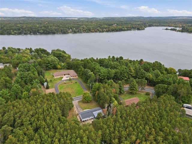 435 S Beach Drive, Altoona, WI 54720