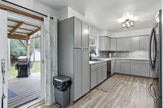 435 S Beach Drive, Altoona, WI 54720