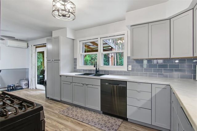 435 S Beach Drive, Altoona, WI 54720