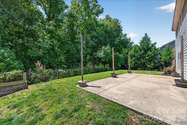 2053 Pine Siskin Court, Fort Mill, SC 29707