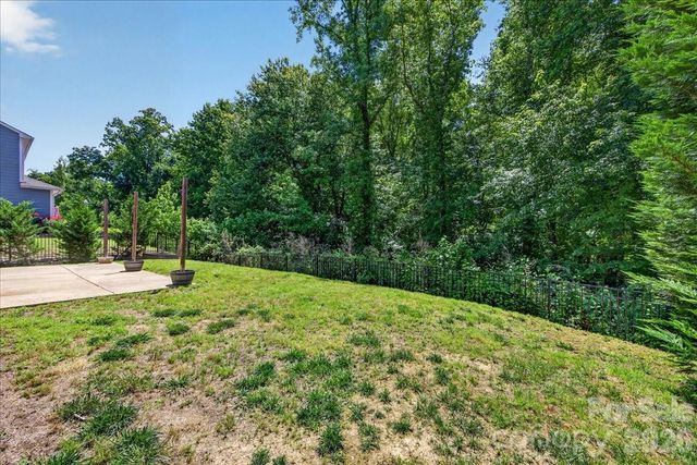 2053 Pine Siskin Court, Fort Mill, SC 29707